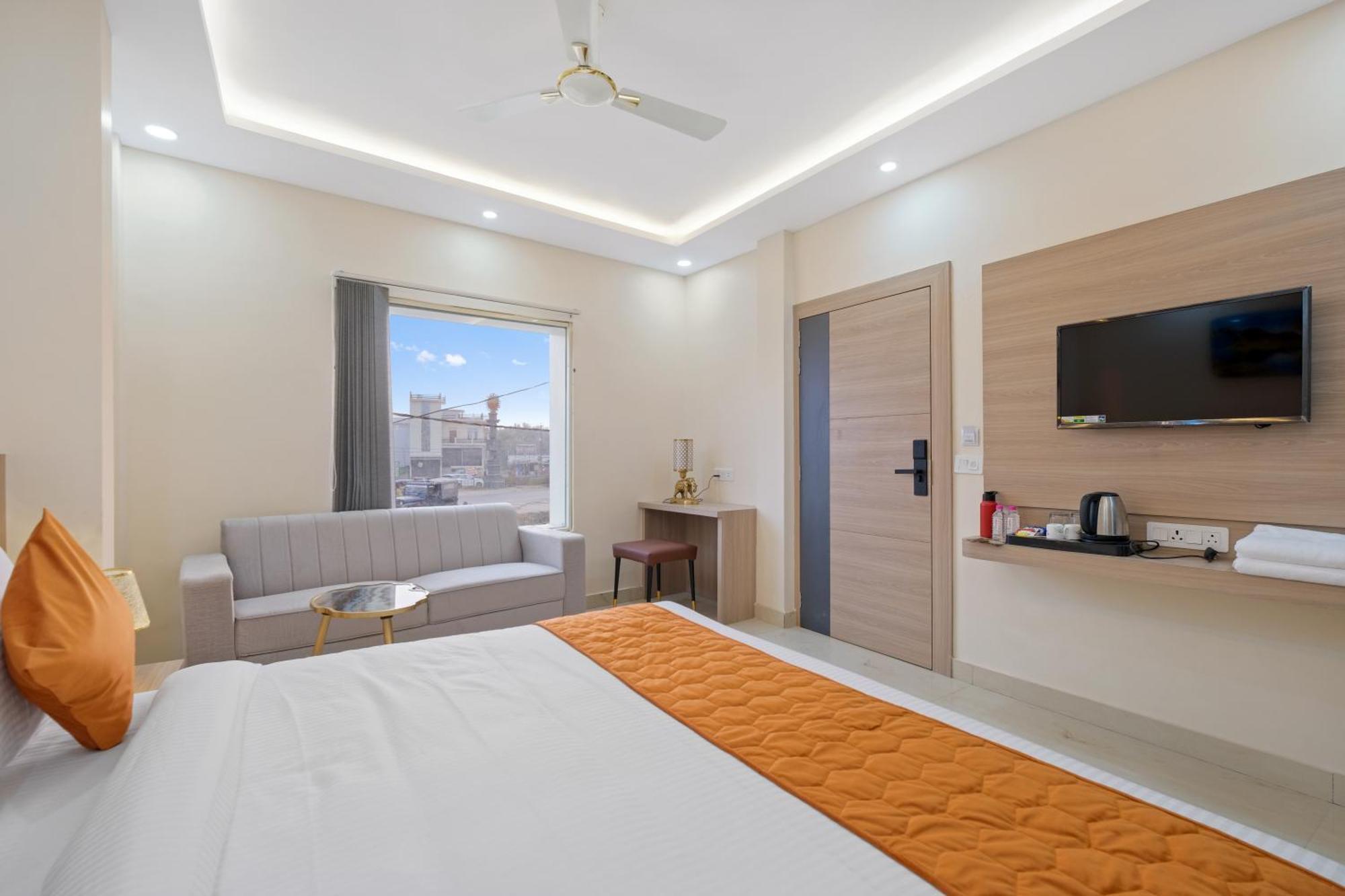 Hotel Sudarshan Ayodhya Exterior photo