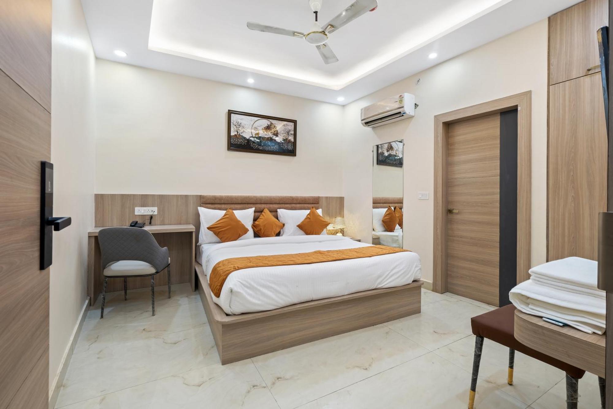 Hotel Sudarshan Ayodhya Exterior photo